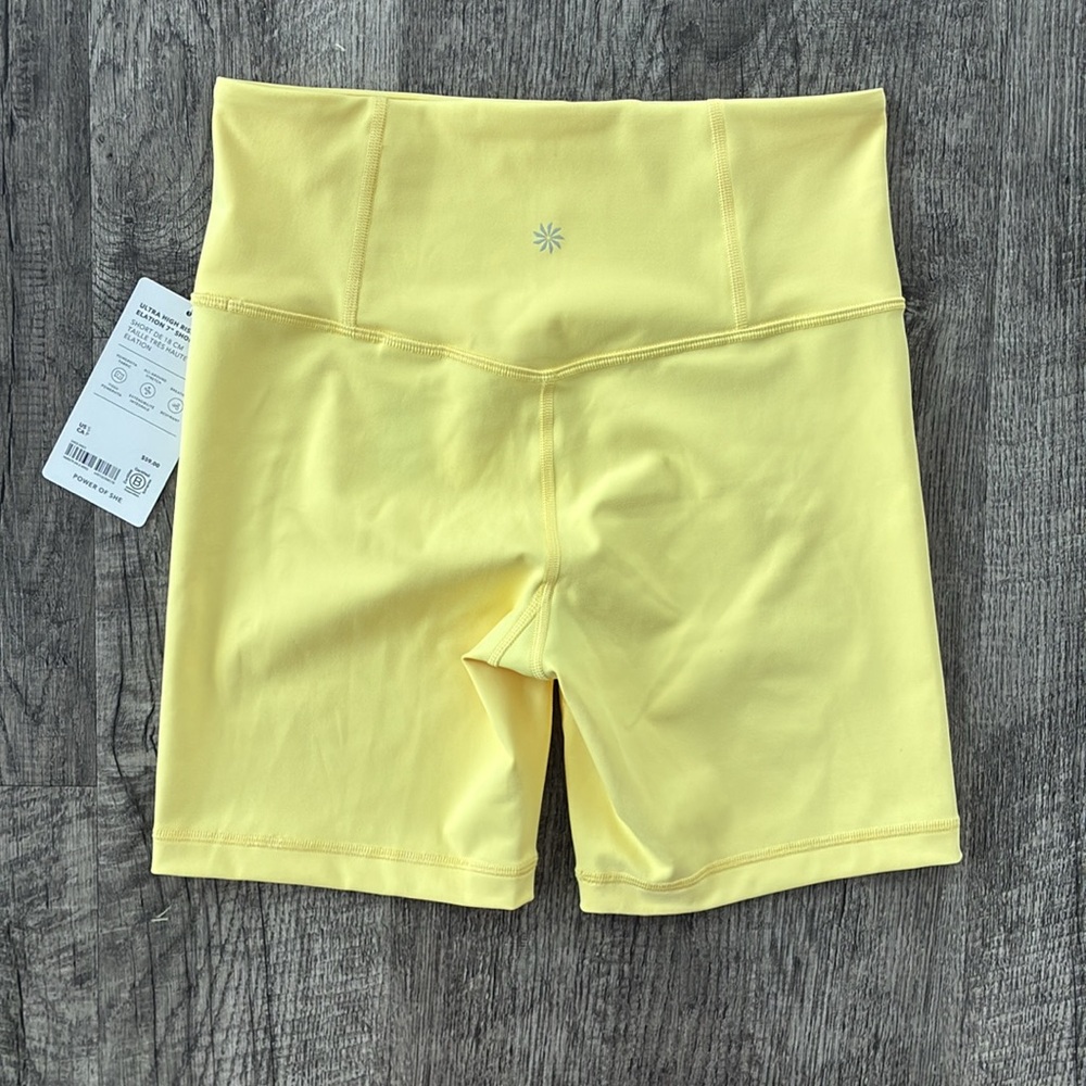 NWT Athleta Ultra High Rise Elation 7” Short ✧ Citron ✧ Size S - Picture 2 of 4